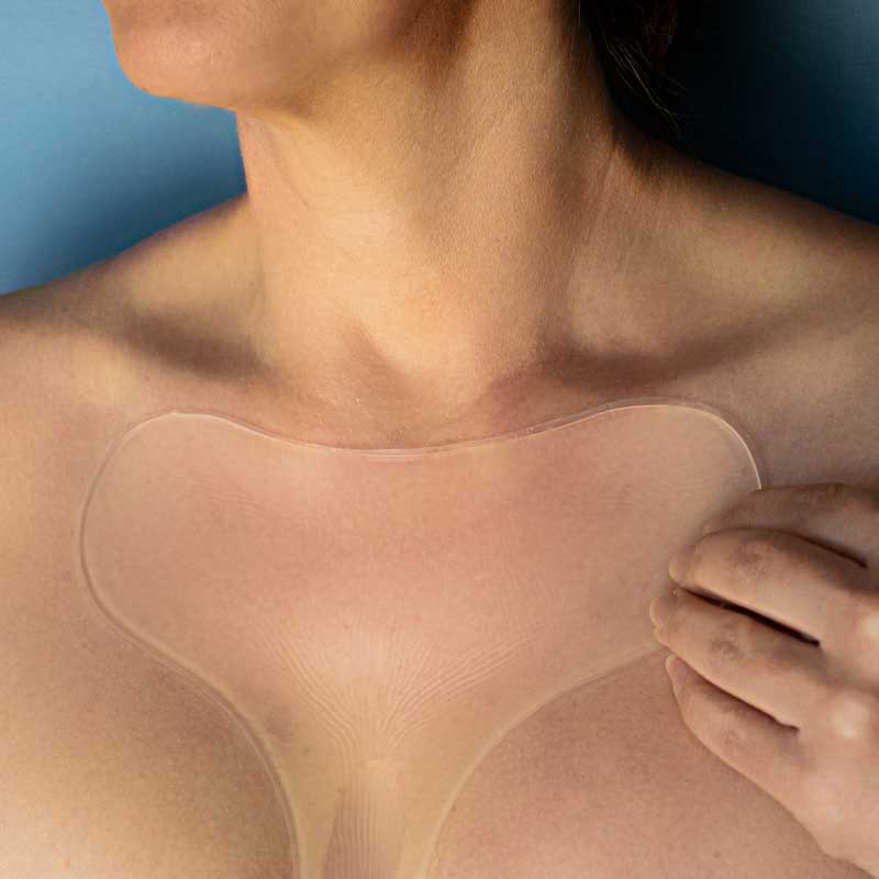 Evolve Your Décolletage: Rediscover Smooth, Youthful Skin with Flux Halo

Don't let chest wrinkles steal your confidence! The Flux Halo Evolved Radiance Décolleté Smoothing Patch is your gentle, non-invasive solution to reduce the appearance of lines, wrinkles, and creases on your chest and upper breast area, giving you a smoother, more youthful, and radiant décolletage.

Why a Décolleté Patch?

The décolleté is an area often overlooked in skincare routines, yet it's highly susceptible to wrinkles due to su